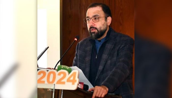 Federal Minister of Overseas Pakistanis and Human Resource Development Chaudhry Salik Hussain addresses the “Soft Silk Training Module” launching ceremony on International Migrants Day 2024 on December 18, 2024. — INP