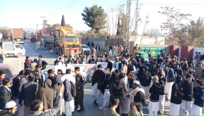 Students of the Government Postgraduate College Landikotal stage a protest in Landikotal on December 19, 2024. —X/@Waheed_jornalst