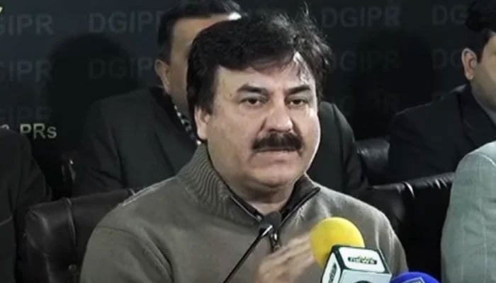 PTI leader Shaukat Yousafzai addresses a press conference in Peshawar in this undated image. — Screengrab via GeoNews/File