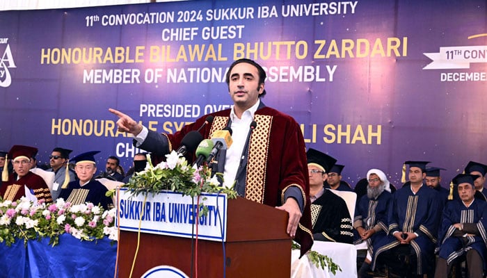 Chairman Pakistan Peoples Party, Bilawal Bhutto Zardari addressing 11th Convocation of Sukkur IBA University on December 24, 2024.— APP