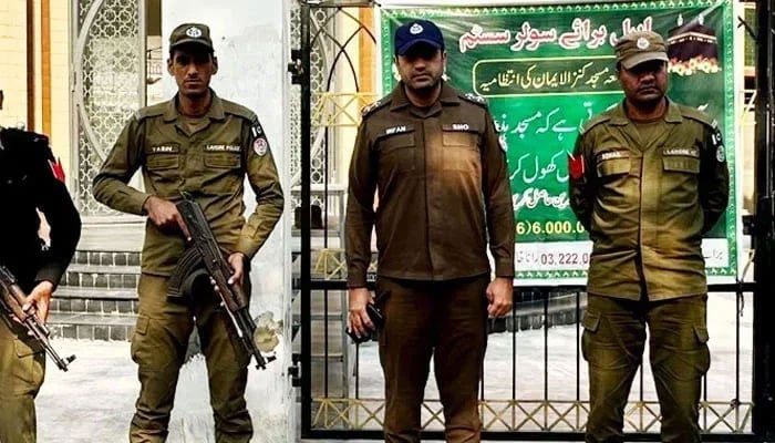 Punjab police personnel stand guard in Lahore on December 8, 2023. — Facebook@DIGOpsLahorePolice