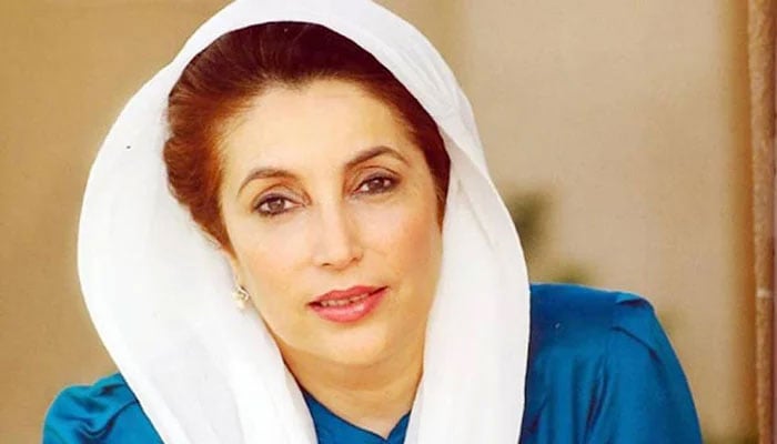 Former prime minister  Shaheed Mohtarma Benazir Bhutto. — APP/File