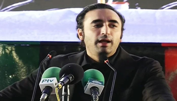 PPP Chairman Bilawal Bhutto-Zardari addresses public gathering in Garhi Khuda Bakhsh on the 17th death anniversary of former prime minister Benazir Bhutto on December 27, 2024. — Screengrab via Geo News