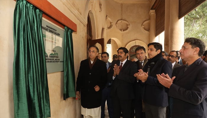 Chief Secretary Zahid Akhtar Zaman (left)inaugurating the Bhagat Singh Gallery at the Poonch House on December 30, 2024.— Facebook@tourist.culture