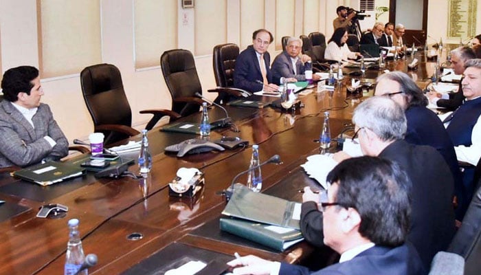 Federal Minister for Finance & Revenue Senator Muhammad Aurangzeb (2nd from left) presiding over a meeting of Economic Coordination Committee (ECC) in Islamabad on May 27, 2024. — APP