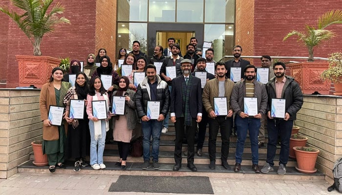 A group photo after the third batch of Certified Human Resource Professional (CHRP) programme at SZABIST Islamabad on January 7, 2025.— Facebook@SZABIST.Islamabad.Official