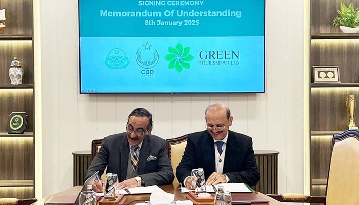 Officials from the Central Business District Punjab (CBD) has entered into a Memorandum of Understanding (MoU) are signing a Memorandum of Understanding (MoU) on January 9, 2025.    — Facebook@CBDPunjab