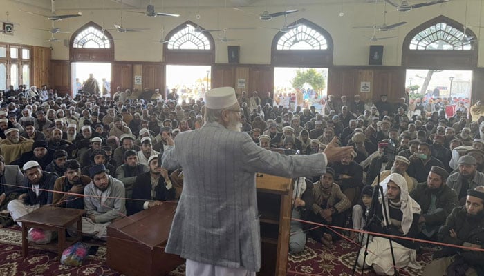 Jamaat-e-Islami (JI) former chief Sirajul Haq addresses a ceremony of Dars Bukhari Sharif and Dastar Fazeelat at Jamia Haqqania Sangota in Swat on January 9, 2025. — Facebook@SirajOfficial