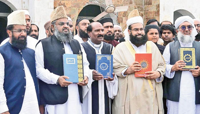 Muslims, Christians urge world to respect holy books. — APP/File