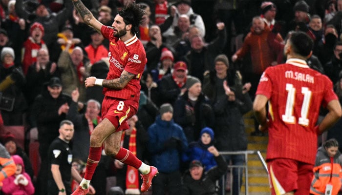 Liverpool thrash Spurs to reach League Cup final