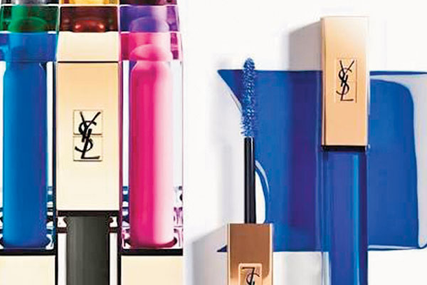 Offering a vibrant range of colours, YSL Vinyl Couture Mascaras appear to be super pigmented and promise a high gloss finish.