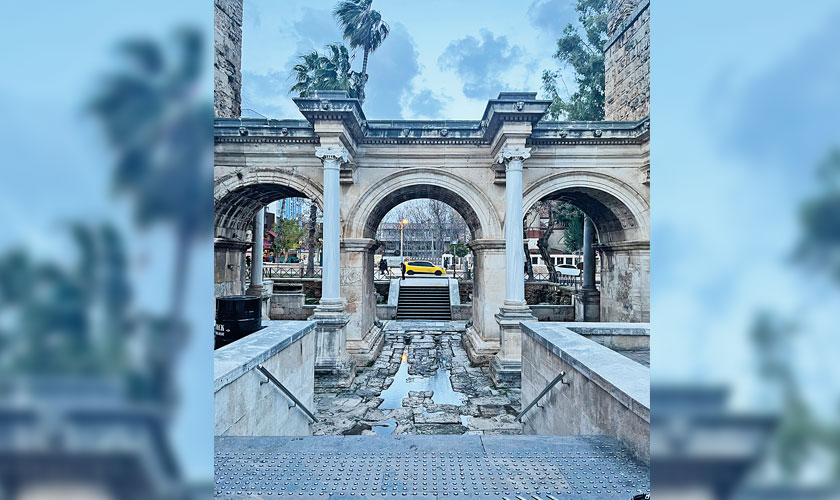 Romanesque entrance to Old Town