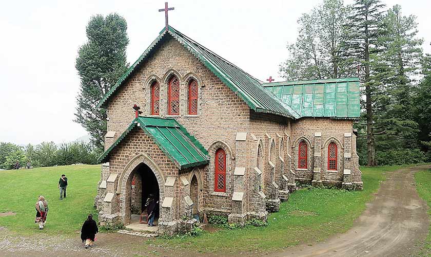 The picturesque 1911 buillt Khasnpur Church. Photos by the author