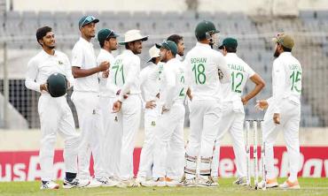 Pakistan-Bangladesh Tests: a statistical look