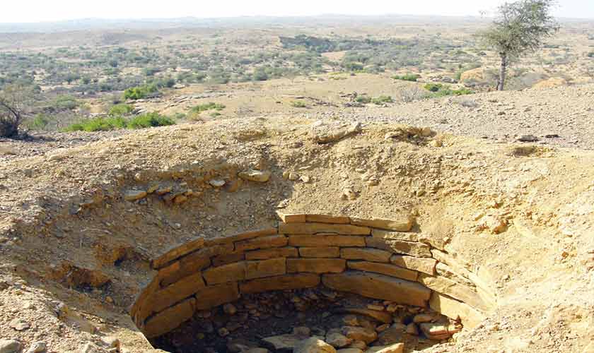 Closer view of circular pit grave on Shaikhani Buthi.