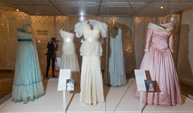 Princess Diana´s iconic dresses on show for anniversary