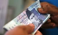 Rupee gains 04 Paisa against US dollar