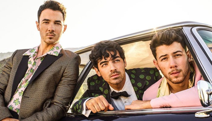 Nick Jonas auditions for his own role, while Joe and Kevin impersonate ...