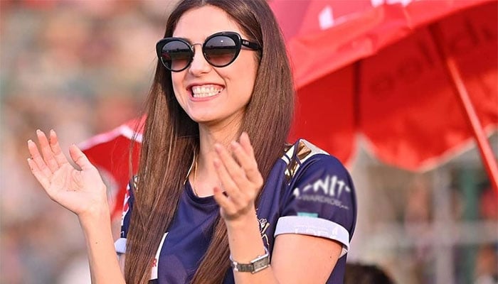 Maya Ali cheers for Quetta Gladiators, photos go viral