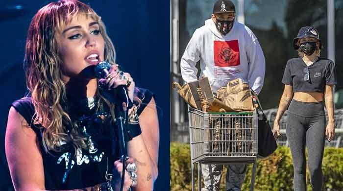 Miley Cyrus Single-Handedly Brings Back The Crop Top In Striped T-Shirt And  Leggings