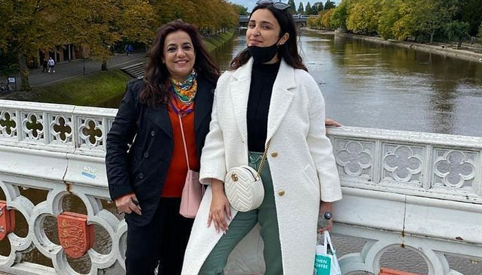 Parineeti Chopra shares heartfelt note for mom Reena on her birthday