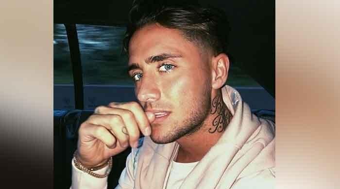 Stephen Bear taken into custody for disclosing photos ...