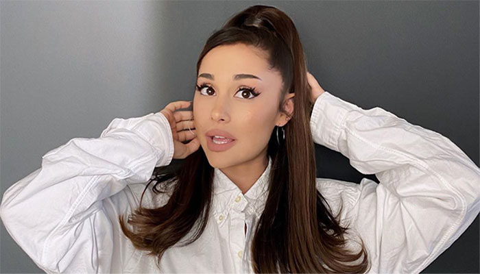 Ariana Grande Gives Back Love To Fans Following Valentine S Day