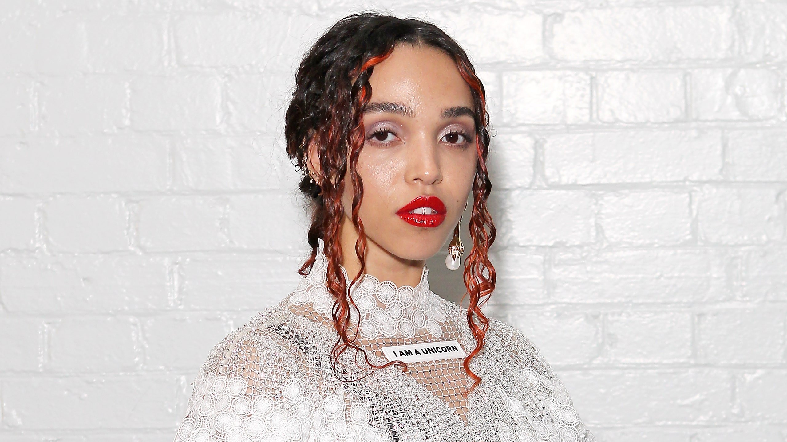 FKA Twigs shuts down question about 'why she didn't leave ...