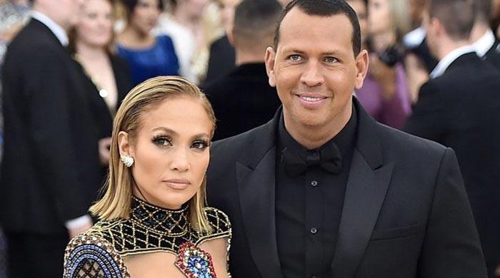 Jennifer Lopez, Alex Rodriguez delayed split to protect kids