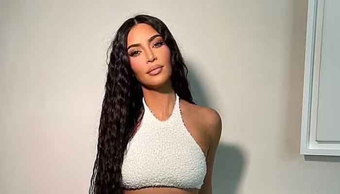 Kim Kardashian looks stunning in figure-hugging workout gear