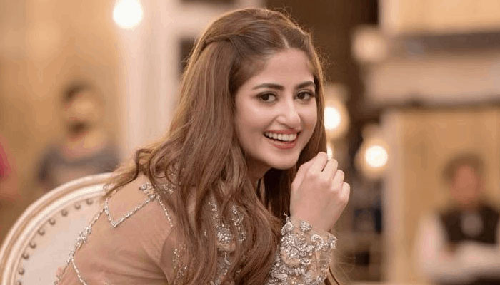 Sajal Aly For Best Actress This Lsa Twitter Says Yes