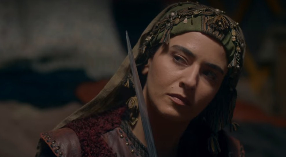 Dirilis: Ertugrul: Banu Çiçek actress poses for picture with Esra Bilgic