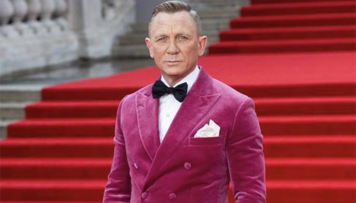 James Bond actor Daniel Craig criticised for wearing pink velvet dinner jacket