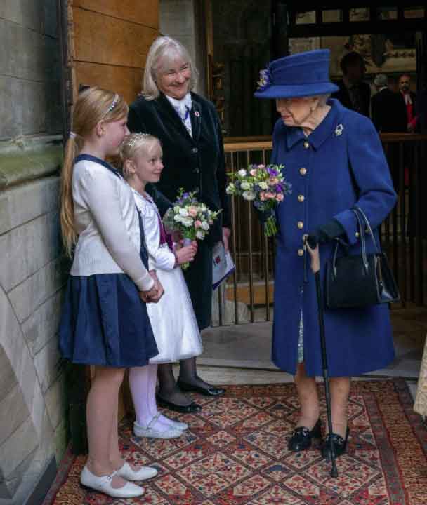 Queen Elizabeth in rare outing with walking stick