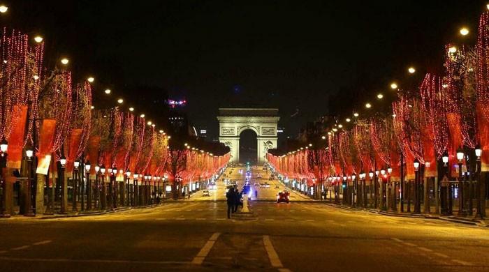 Paris cancels New Year fireworks over Omicron fears