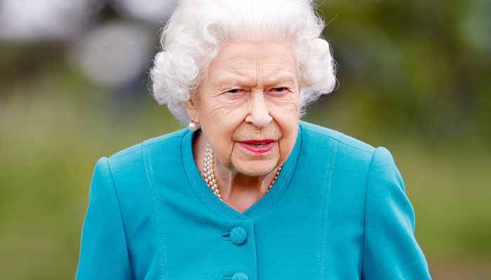 Queen Elizabeth making last minute dash to ‘save’ Christmas: report