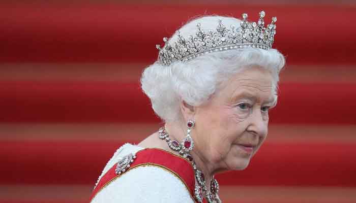 Royal expert wants Queen Elizabeth to pay attention to advice