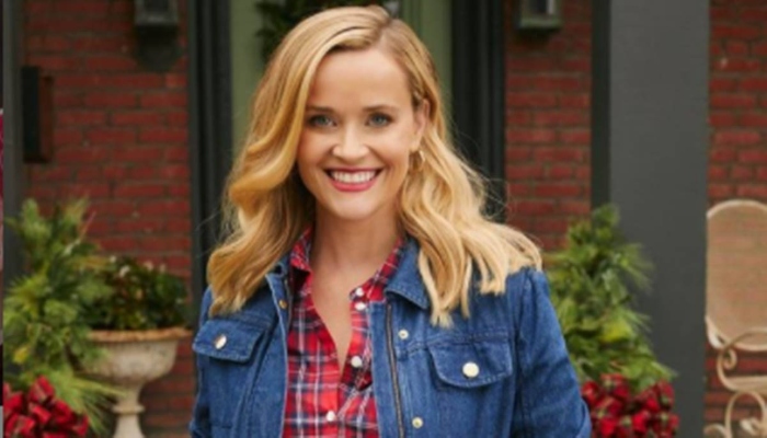 Reese Witherspoon sends love and hugs on Christmas day