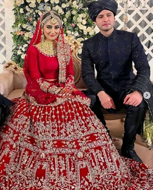 Hiba Bukhari glows in red on her Rukhsati with Arez Ahmed