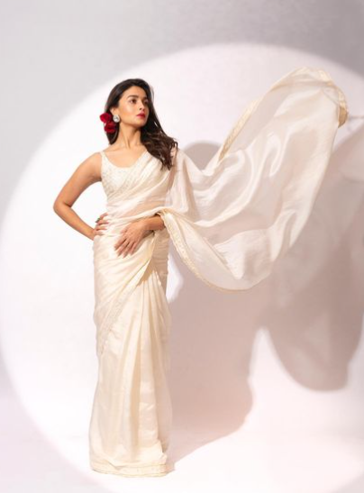 ‘Gangubai Kathiawadi’ promotions: Alia Bhatt looks regal in dreamy white silk saree