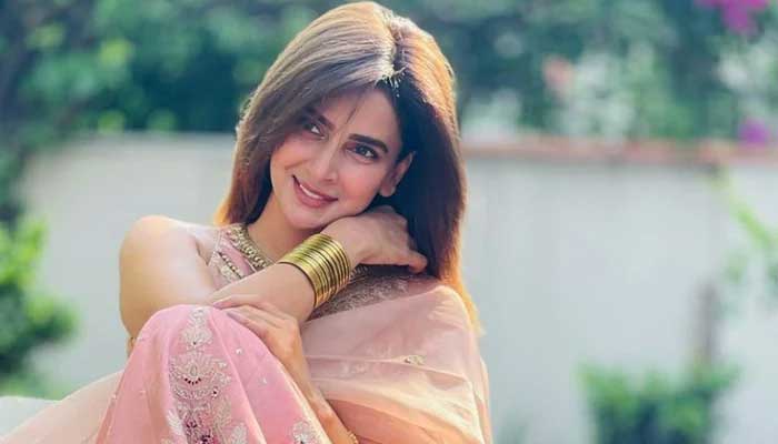 Saba Qamars enchanting new photoshoot becomes talk of the town: See