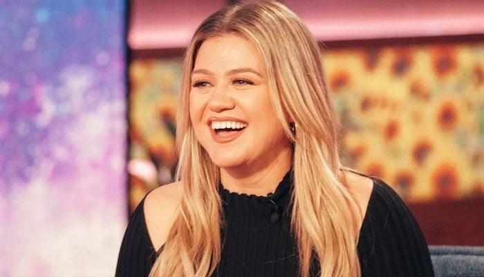 Kelly Clarkson reveals she’s ‘stuck’ quarantining with kids: ‘I feel broken’