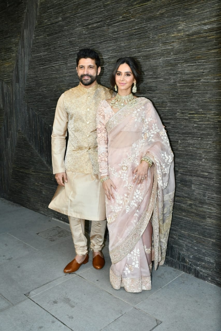 Farhan Akhtar, Shibani Dandekar hand out sweets in first appearance as married couple