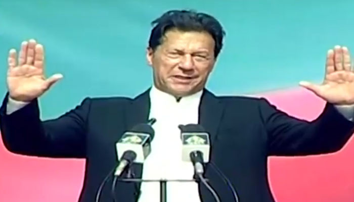 وزیراعظم عمران خان نے آصف زرداری کو ‘اگلا ہدف’ قرار دے دیا