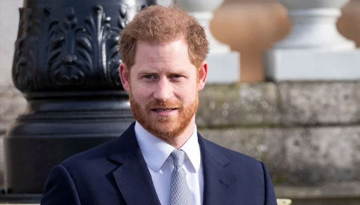 Prince Harry’s comments about Queen in memoir will surprise fans, claims Meghans pal