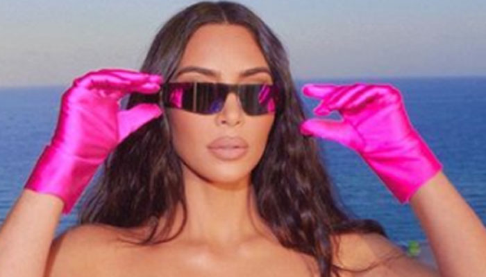 Kim Kardashian adds to Kanye Wests worries as she puts her ripped abs on display in new pics