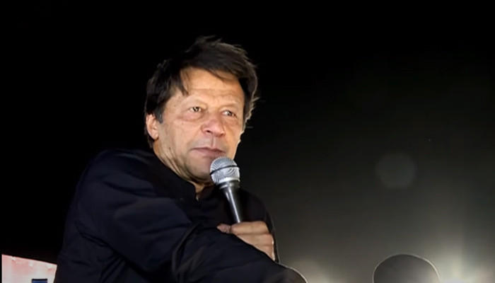 عمران خان کا کہنا ہے کہ ‘میں نے وزیر اعظم شہباز میر جعفر کو فون کیا، فوج کو نہیں’