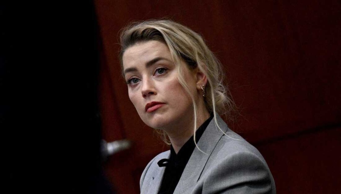 Fans brutally troll Amber Heard for her testimony, hilarious trial memes trend online