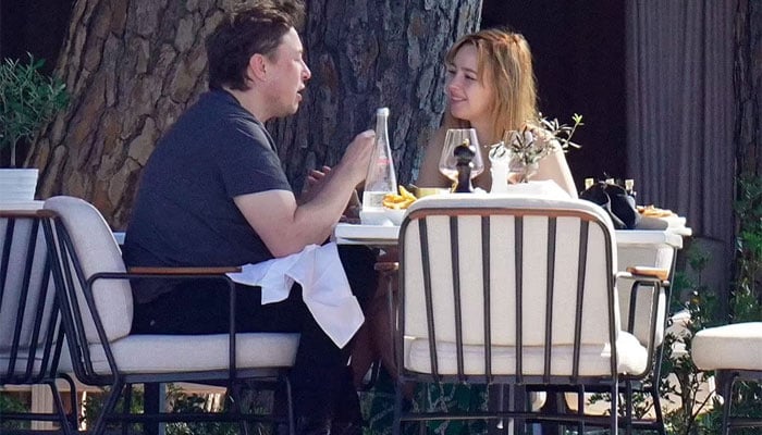 Elon Musk enjoys romantic lunch date with new girlfriend after sweet advice to Amber Heard, Johnny Depp