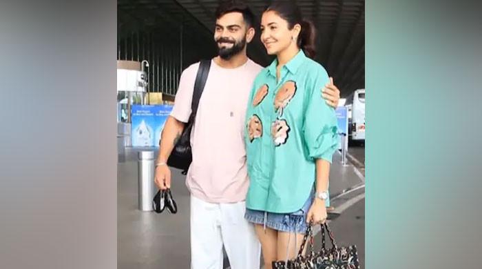 Virat Kohli Kohli's caring gesture to Anushka Sharma melts hearts: Watch